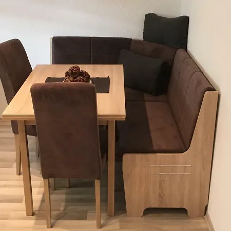 An Der Linde Apartament *